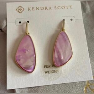 Genuine Kendra Scott Pink Mother of Pearl Earrings 💝